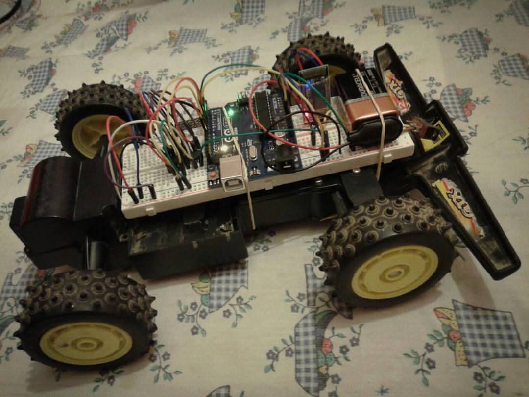 Prototipo Auto Arduino 2017